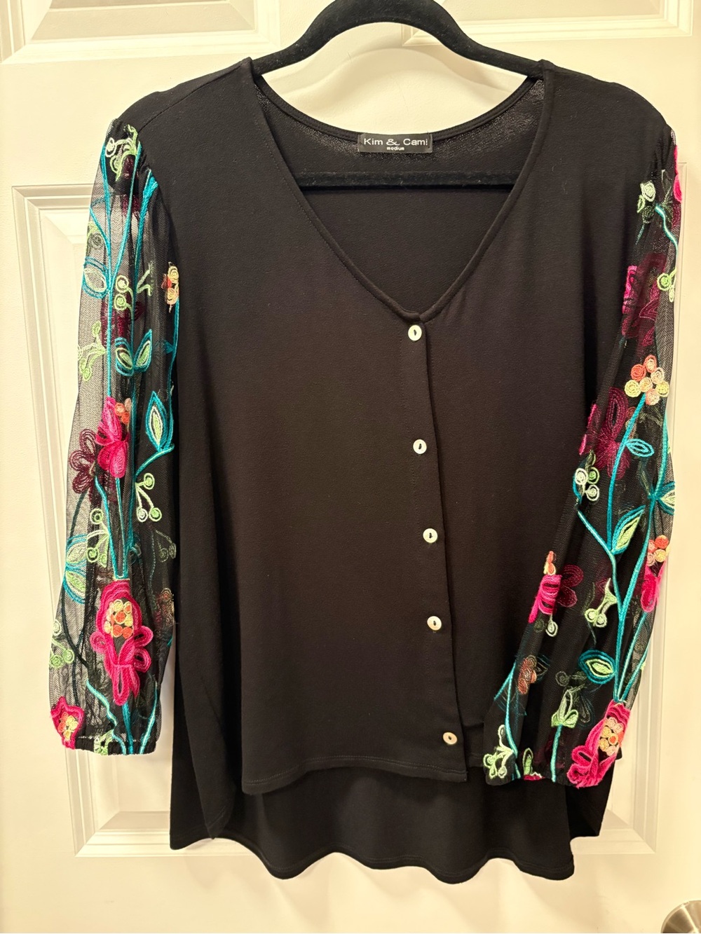 Kim & Cami Black Button-Front Top with Embroidered Mesh Sleeves, Size Medium